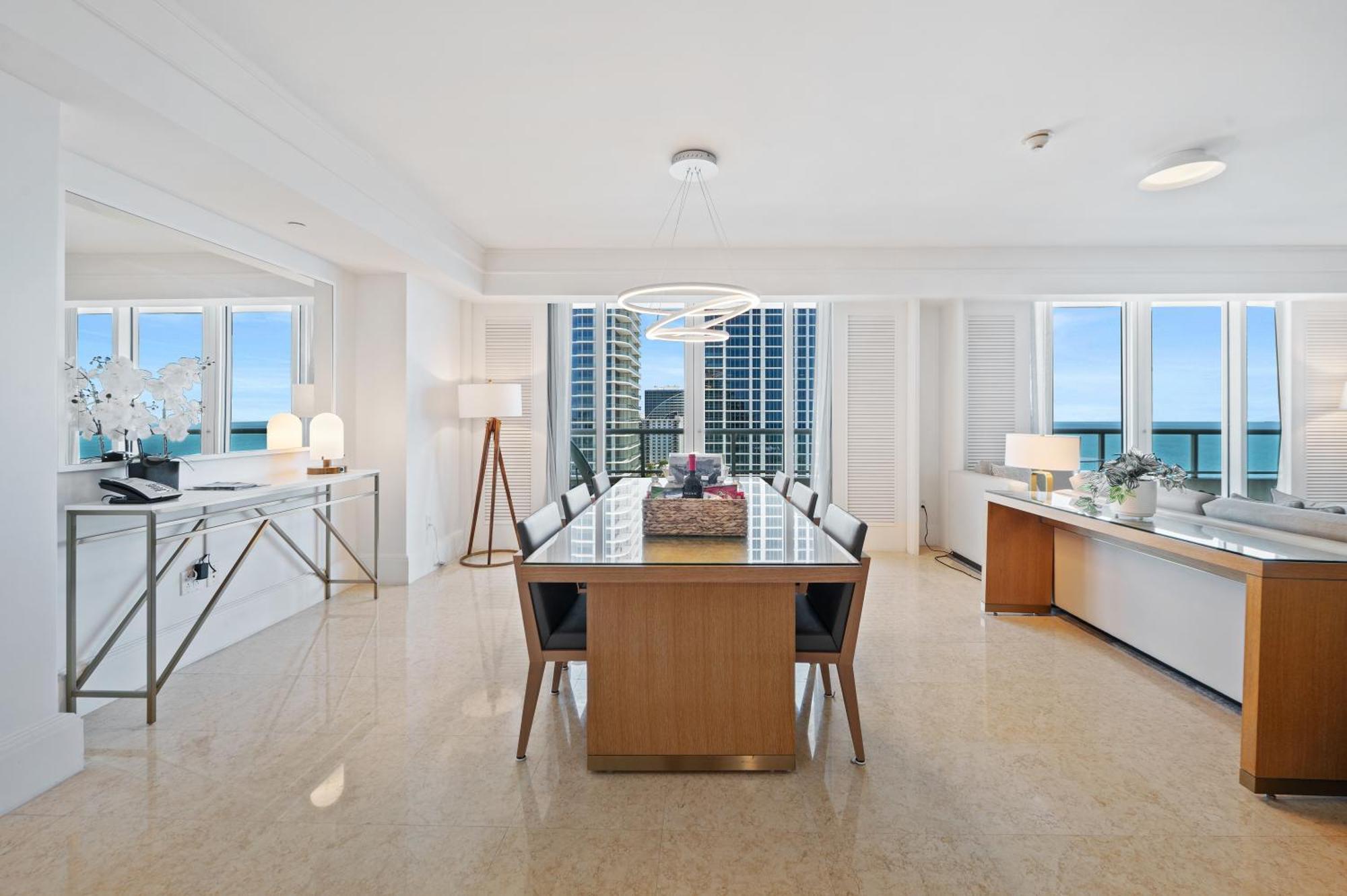 Ritz-carlton Luxury Oceanview 3-bedroom Apartment