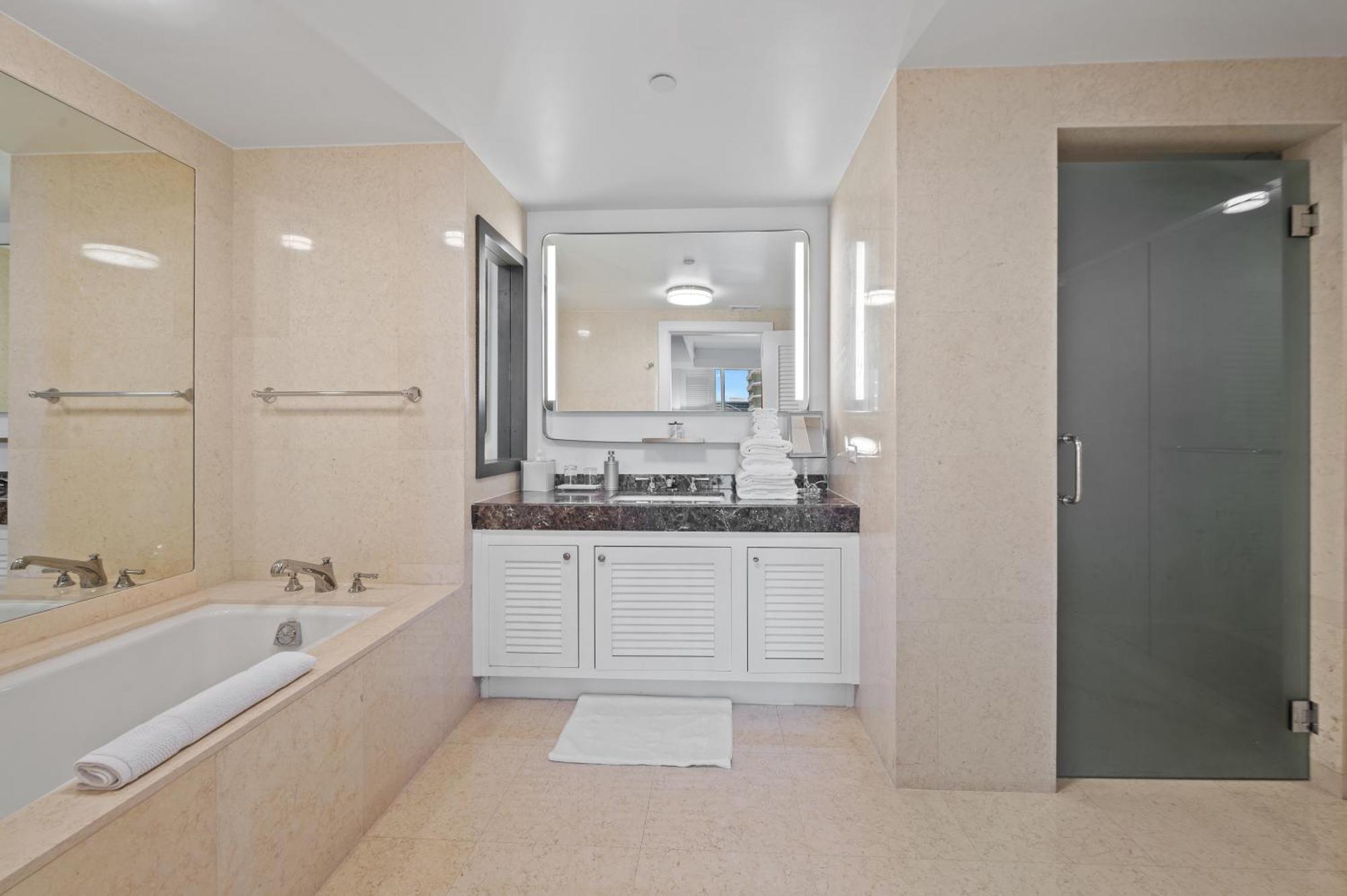 Ritz-carlton Luxury Oceanview 3-bedroom Apartment *